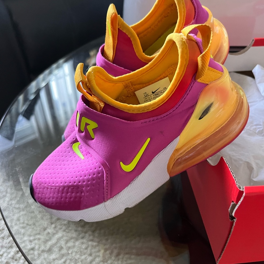 Girls sneakers EUC